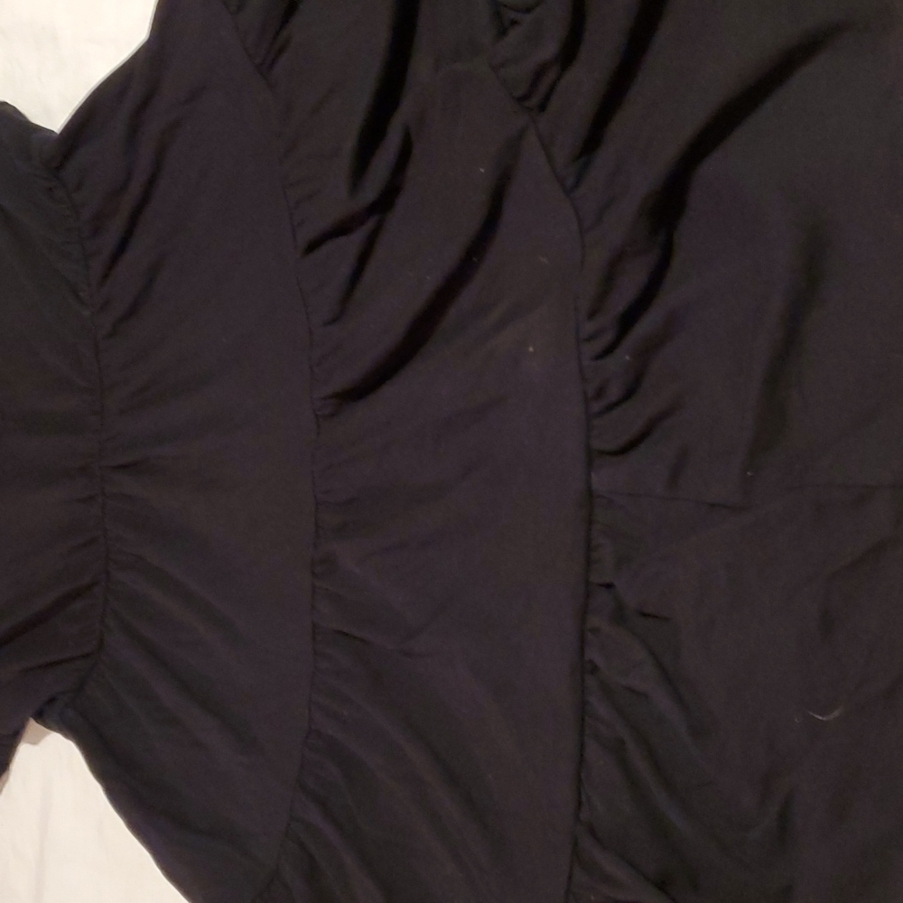 Little black dress 👗 - Picture 2 of 3